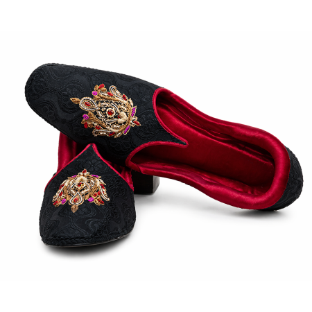 Handmade Black and Maroon Embroidered Khussa Black and Maroon Embroidery Khussa