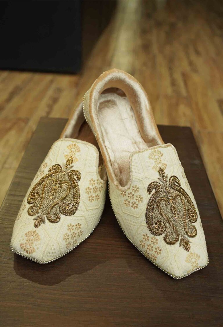 Traditional Ivory Khussa with Handmade Embroidery