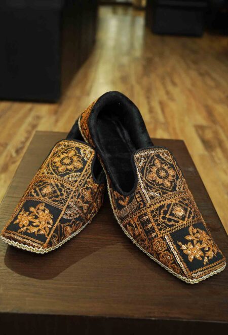 Get Sherwani Khussa Shoes: Latest Designs by Shameel Khan Sherwani Khussa Shoes