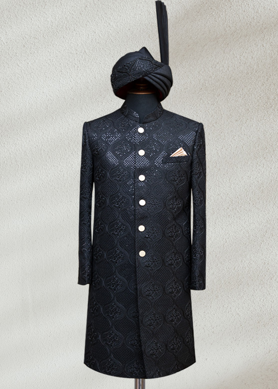 Pakistani Designer Sherwani for Groom: Custom Tailoring vs Ready-to-Wear Pakistani Designer Sherwani for Groom