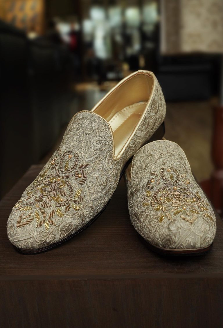 Handmade Skin Beige Embroidered Loafer